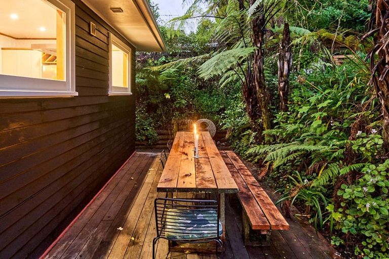 Photo of property in 33 Kairimu Street, Stokes Valley, Lower Hutt, 5019