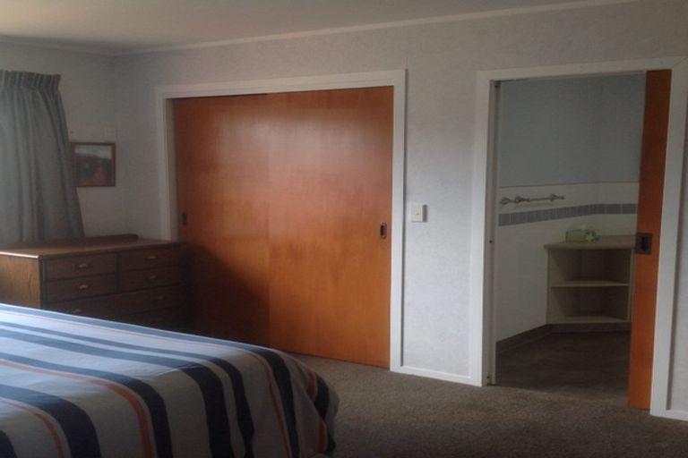 Photo of property in 12 Eton Place, Spotswood, New Plymouth, 4310