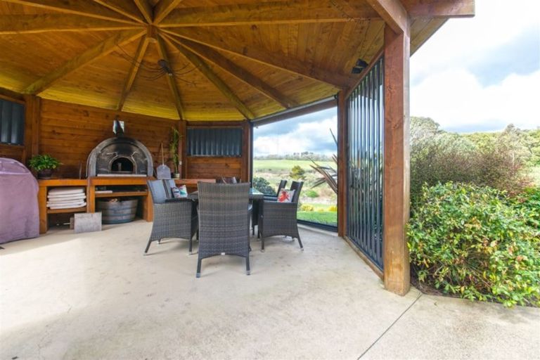 Photo of property in 131 Foster Road, Kumeu, 0891