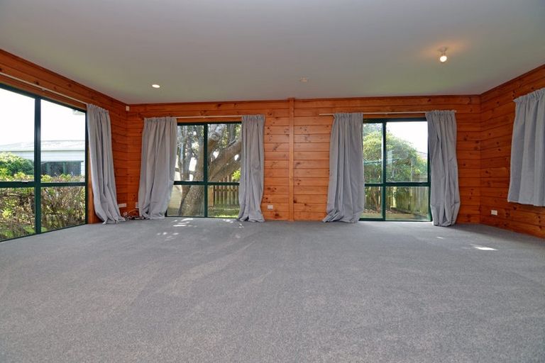 Photo of property in 74a Guadeloupe Crescent, Grenada Village, Wellington, 6037