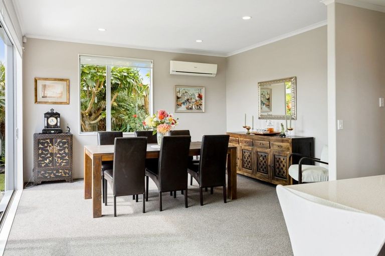 Photo of property in 13 Rangi Avenue, Schnapper Rock, Auckland, 0632