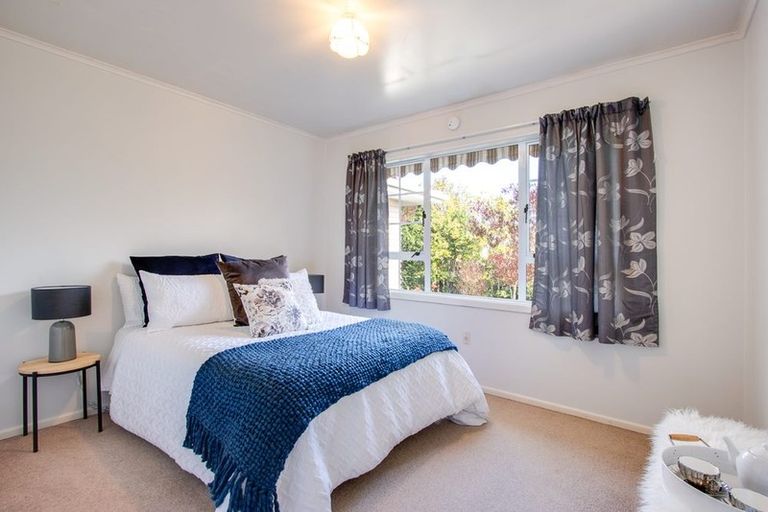 Photo of property in 17 Merton Crescent, Pirimai, Napier, 4112