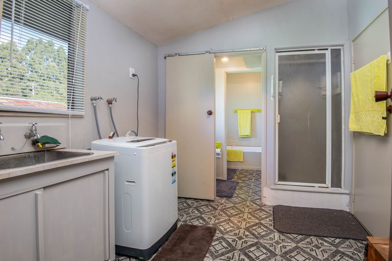 Photo of property in 6 Greenwich Street, Waihola, Milton, 9073