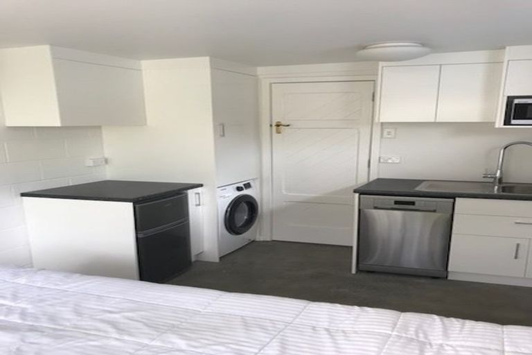 Photo of property in 2/6 Saltburn Road, Milford, Auckland, 0620