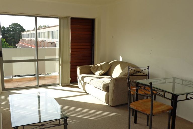 Photo of property in 8d/30 Westward Ho, Glen Eden, Auckland, 0602