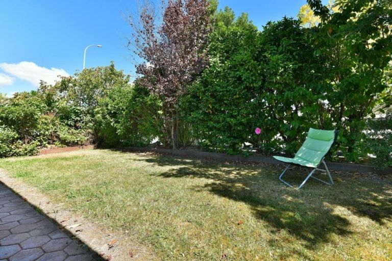 Photo of property in 1/30 Fairway Avenue, Red Beach, 0932