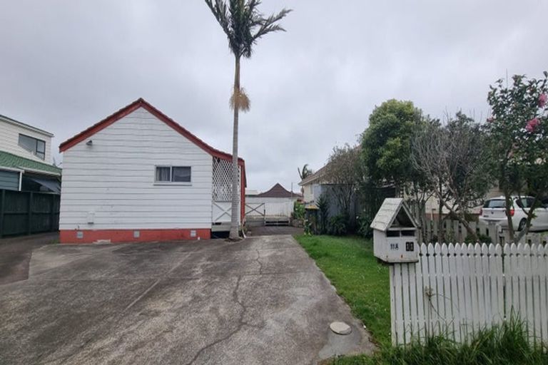 Photo of property in 11 Tyndrum Place, Highland Park, Auckland, 2010