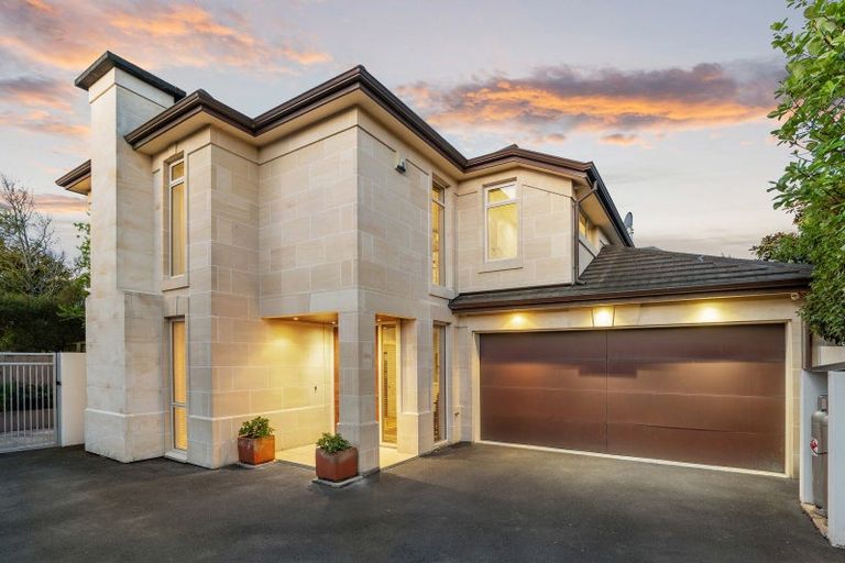 Photo of property in 101 Aikmans Road, Merivale, Christchurch, 8014