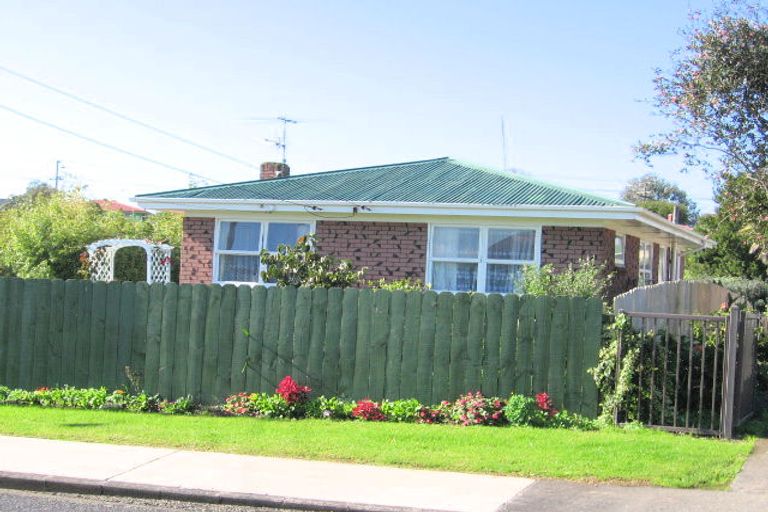 Photo of property in 12 Tindall Crescent, Otara, Auckland, 2023