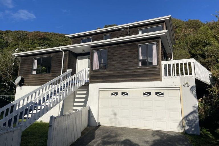 Photo of property in 8a Parsons Glen, Karori, Wellington, 6012