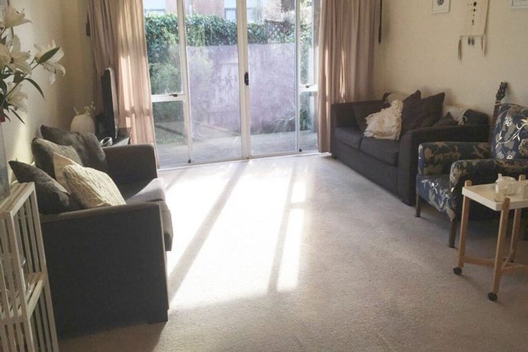 Photo of property in 136 Port Hills Road, Heathcote Valley, Christchurch, 8022