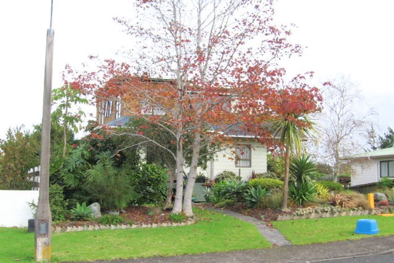 Photo of property in 61 Albatross Road, Red Beach, 0932