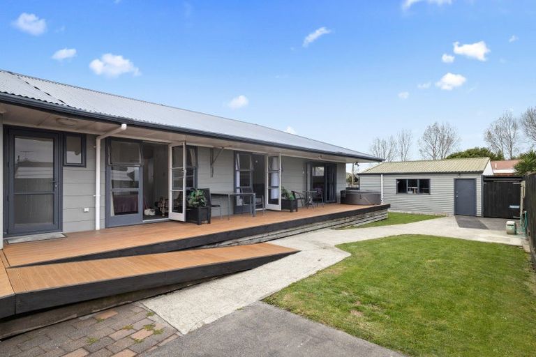 Photo of property in 48 Sandspit Road, Waiuku, 2123