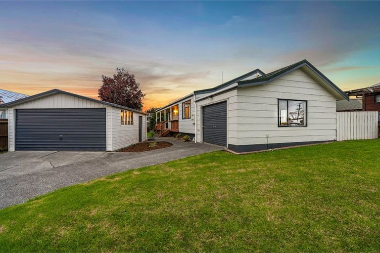 Photo of property in 5 Posa Avenue, Henderson, Auckland, 0612
