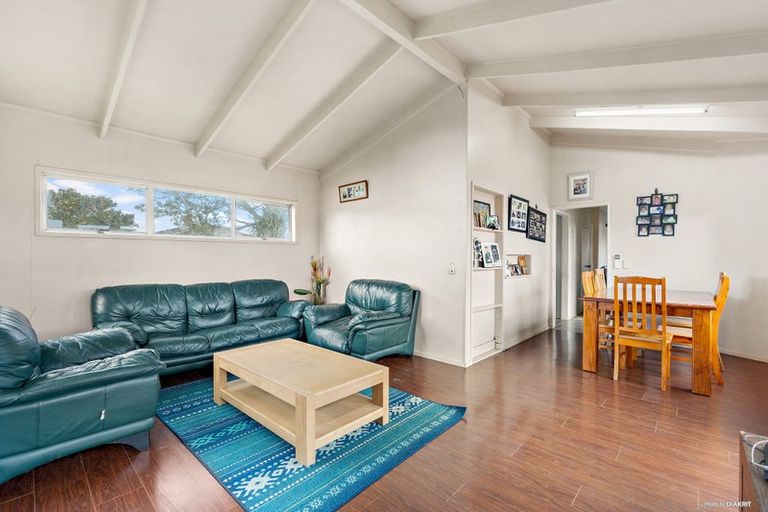 Photo of property in 16 Brent Place, Manurewa, Auckland, 2102