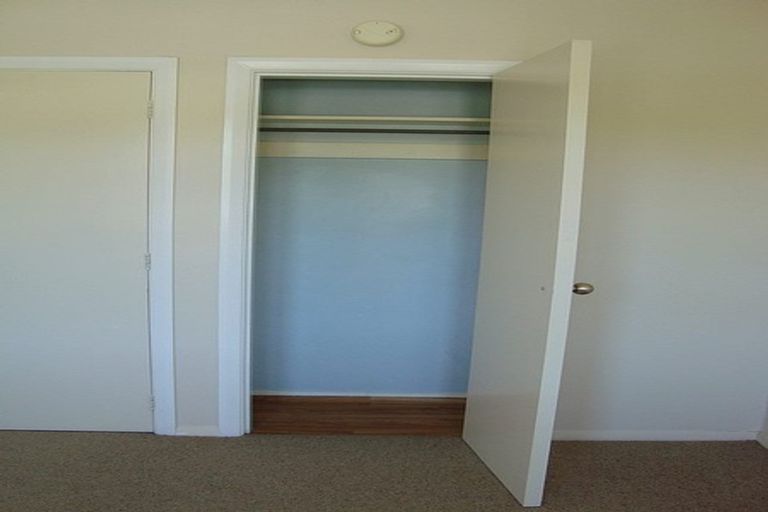 Photo of property in 7 Taylor Terrace, Tawa, Wellington, 5028