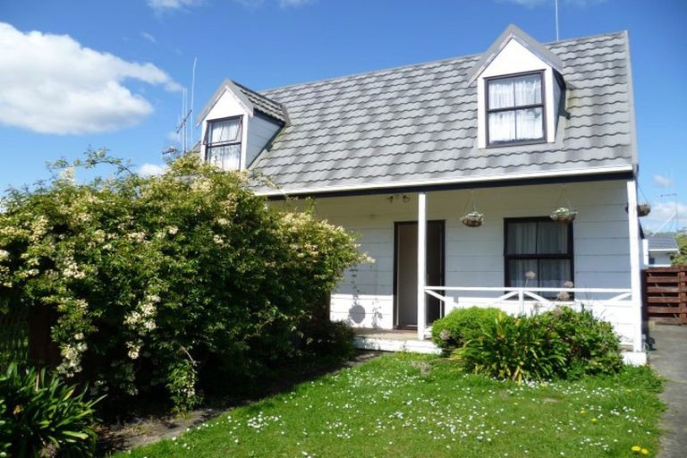 Photo of property in 21 Newton Place, Westbrook, Palmerston North, 4412