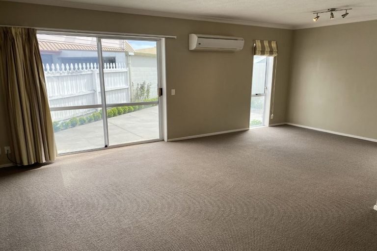 Photo of property in 2/60 Strickland Street, Sydenham, Christchurch, 8023
