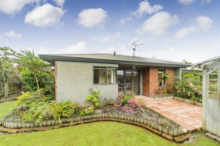 Photo of property in 127 Summerhill Drive, Fitzherbert, Palmerston North, 4410