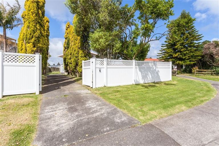 Photo of property in 21 Normandy Place, Henderson, Auckland, 0610