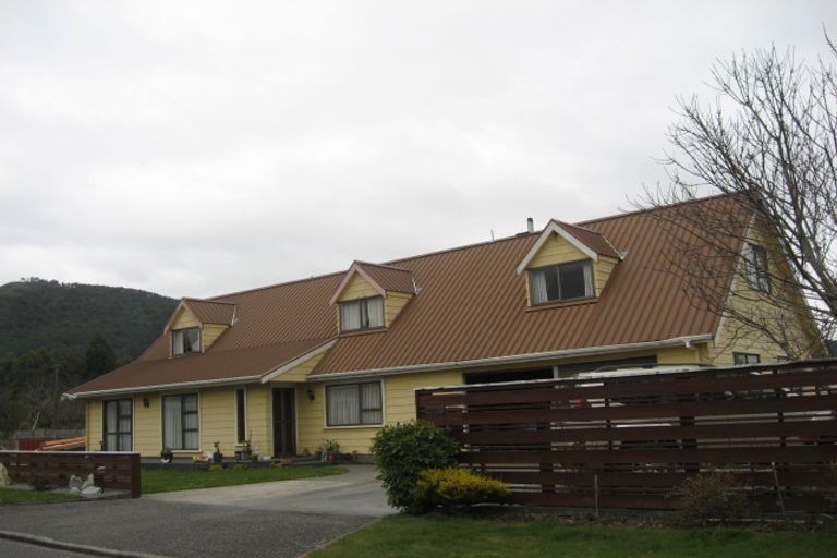 Photo of property in 46 Somerled Avenue, Dunollie, Runanga, 7803