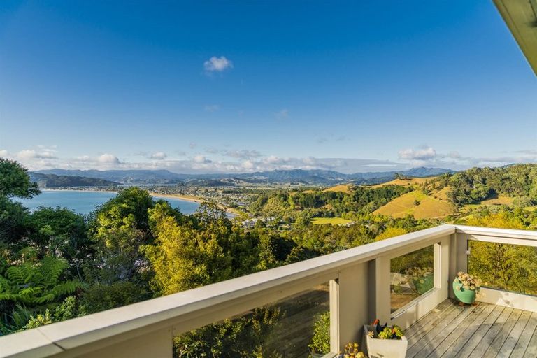 Photo of property in 10 Christa Court, Whitianga, 3510