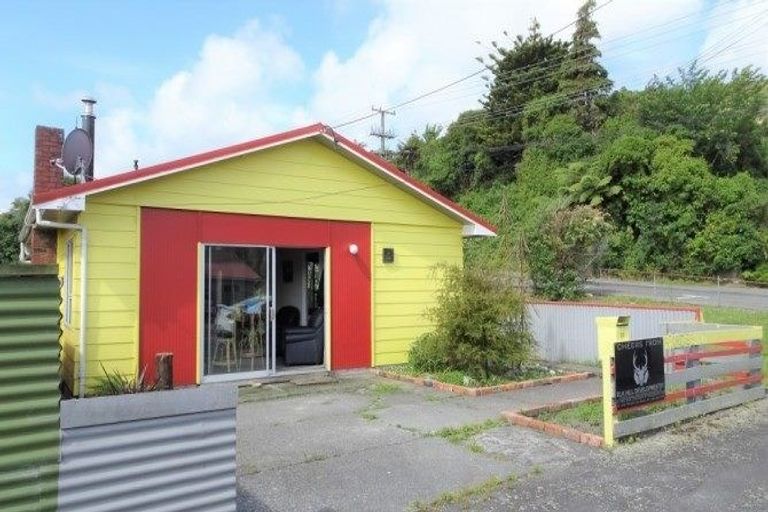 Photo of property in 21 Thompson Street, Greymouth, 7805