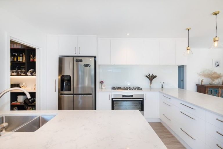 Photo of property in 40 Holiday Drive, Mairehau, Christchurch, 8052