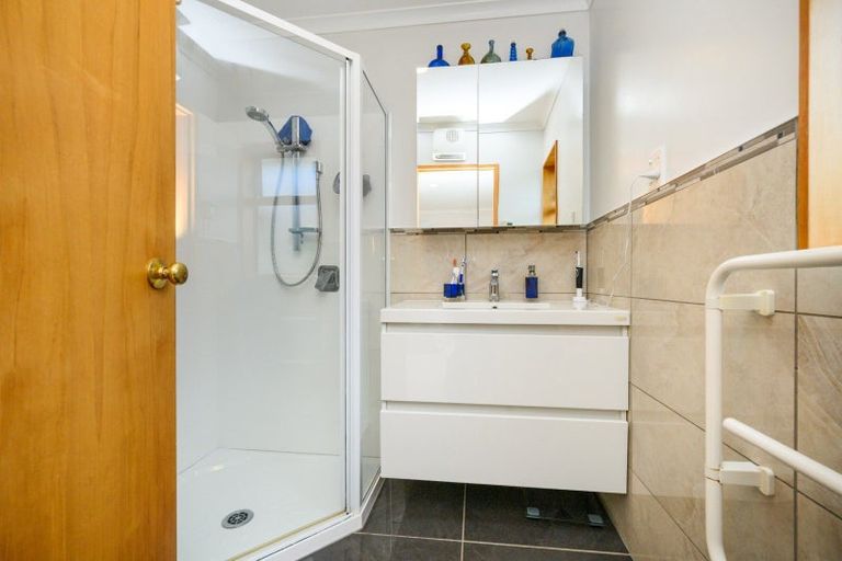 Photo of property in 1 Rose Place, Awapuni, Palmerston North, 4412