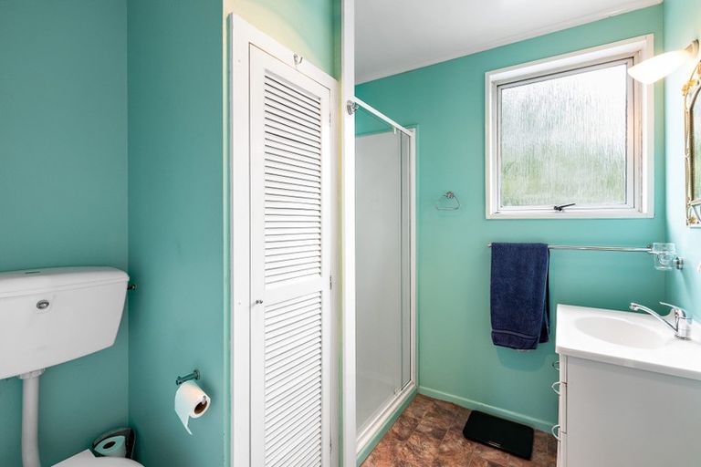 Photo of property in 96 Amohia Street, Paraparaumu, 5032