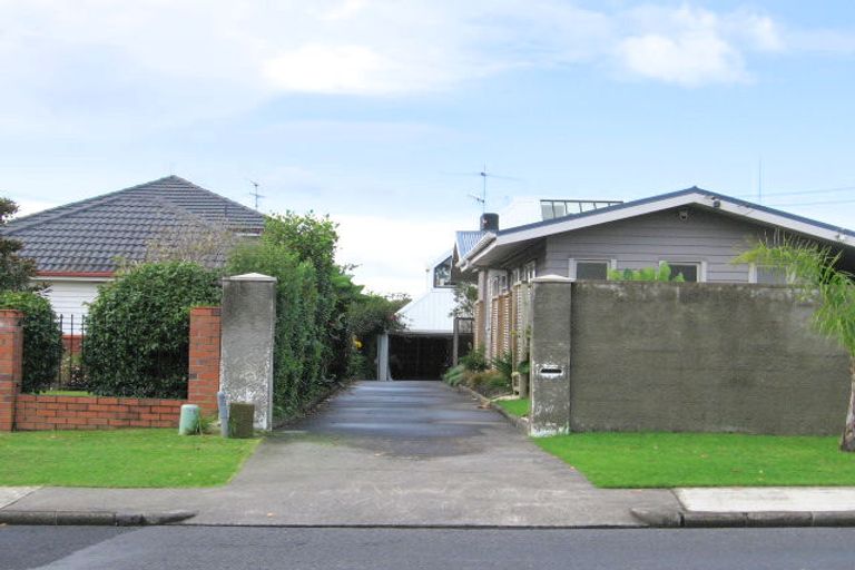 Photo of property in 2/138 Clovelly Road, Bucklands Beach, Auckland, 2012