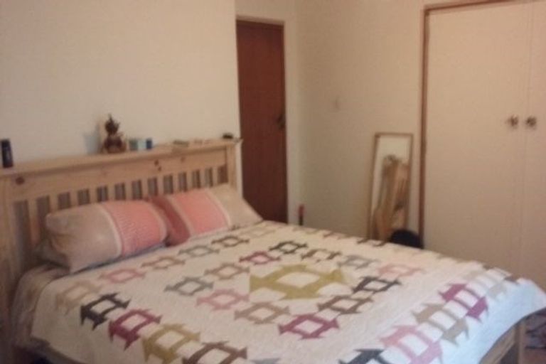 Photo of property in 2/83 Daffodil Street, Titirangi, Auckland, 0604