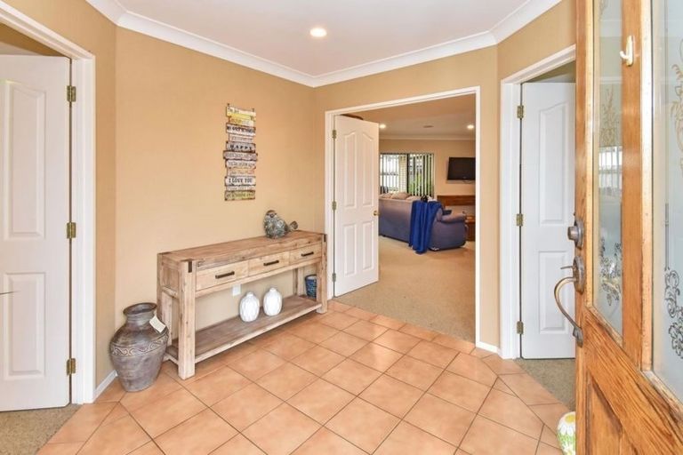 Photo of property in 9 Dan Bryant Place, Pukekohe, 2120