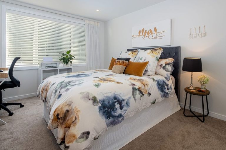 Photo of property in 4a Rothesay Bay Road, Rothesay Bay, Auckland, 0630