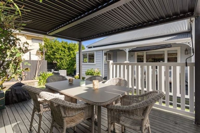 Photo of property in 20 Shetland Street, Glen Eden, Auckland, 0602