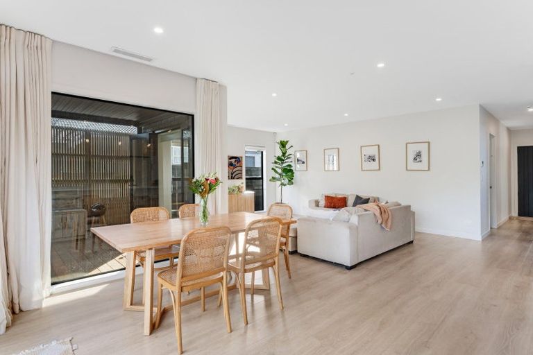 Photo of property in 25a Marvon Downs Avenue, Pakuranga Heights, Auckland, 2010