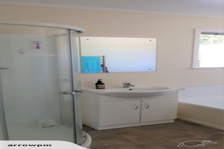 Photo of property in 18 Tonkin Drive, Sunnynook, Auckland, 0620