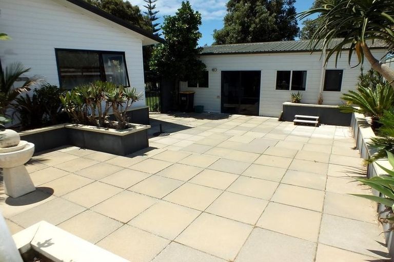 Photo of property in 138 Waimaire Avenue, Matarangi, Whitianga, 3592