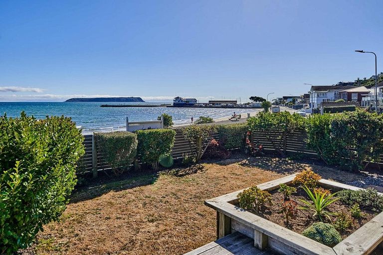 Photo of property in 43 Moana Road, Plimmerton, Porirua, 5026