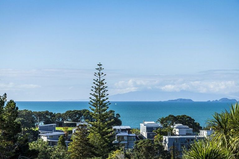 Photo of property in 97b Braemar Road, Castor Bay, Auckland, 0620