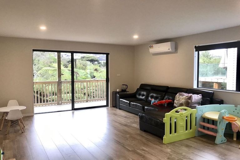 Photo of property in 18 Para Close, Fairview Heights, Auckland, 0632