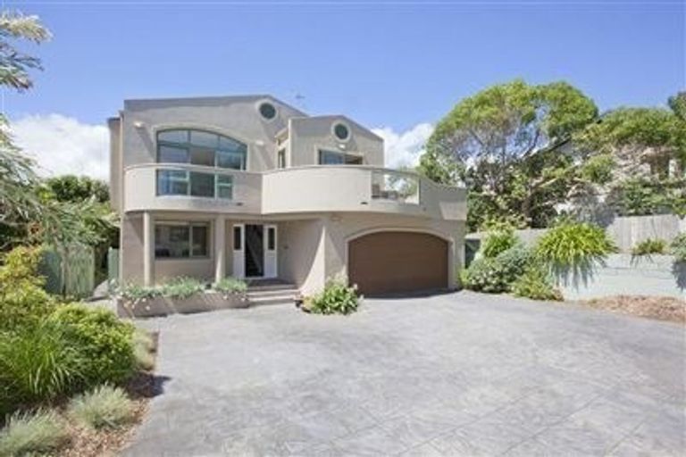 Photo of property in 40 Aperahama Street, Paekakariki, 5034