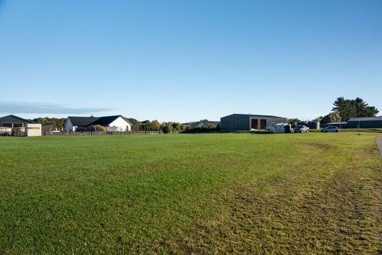 Photo of property in 48 Ochail Way, Otatara, 9879