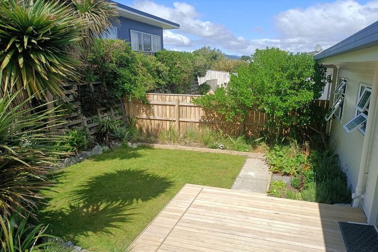 Photo of property in 1/24 Lambley Road, Titahi Bay, Porirua, 5022