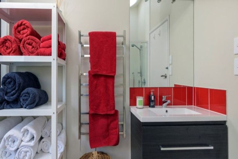 Photo of property in 18a Alberta Street, Point Chevalier, Auckland, 1022