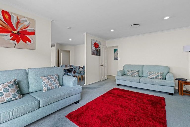 Photo of property in 6 Reybert Place, Massey, Auckland, 0614