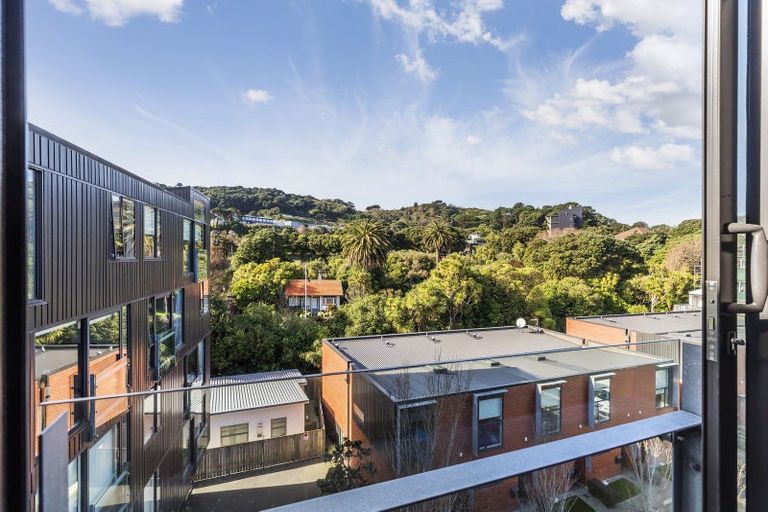 Photo of property in Nouvo Apartments, 5h/21 Rugby Street, Mount Cook, Wellington, 6021