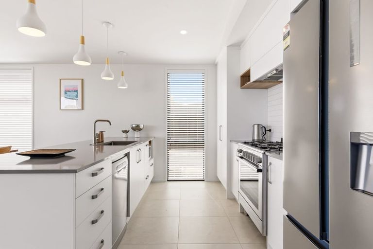 Photo of property in 184a Lake Terrace, Hilltop, Taupo, 3330