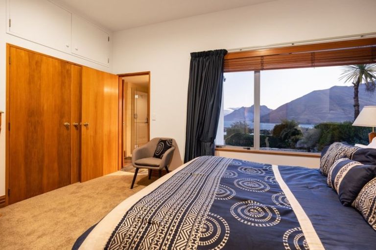 Photo of property in 10 Peregrine Place, Queenstown, 9300