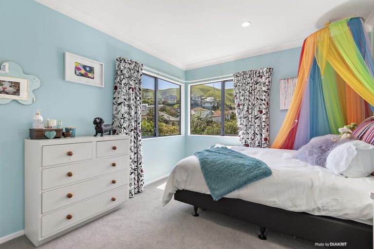 Photo of property in 24 Amesbury Drive, Churton Park, Wellington, 6037